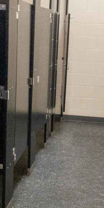 Public toilet cubicles2
