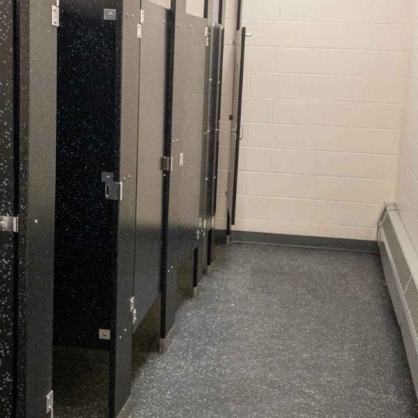 Public toilet cubicles2